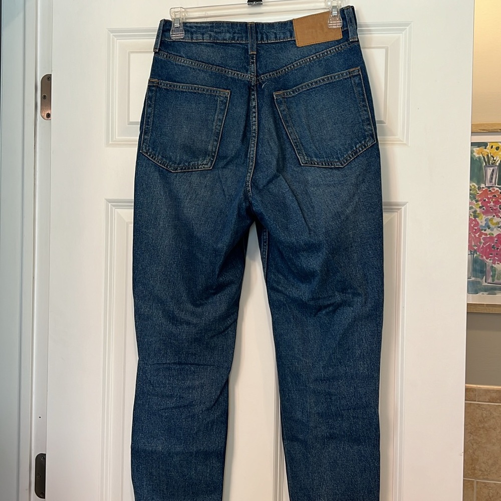 Divided High Rise Distressed Jeans - Picture 5 of 5